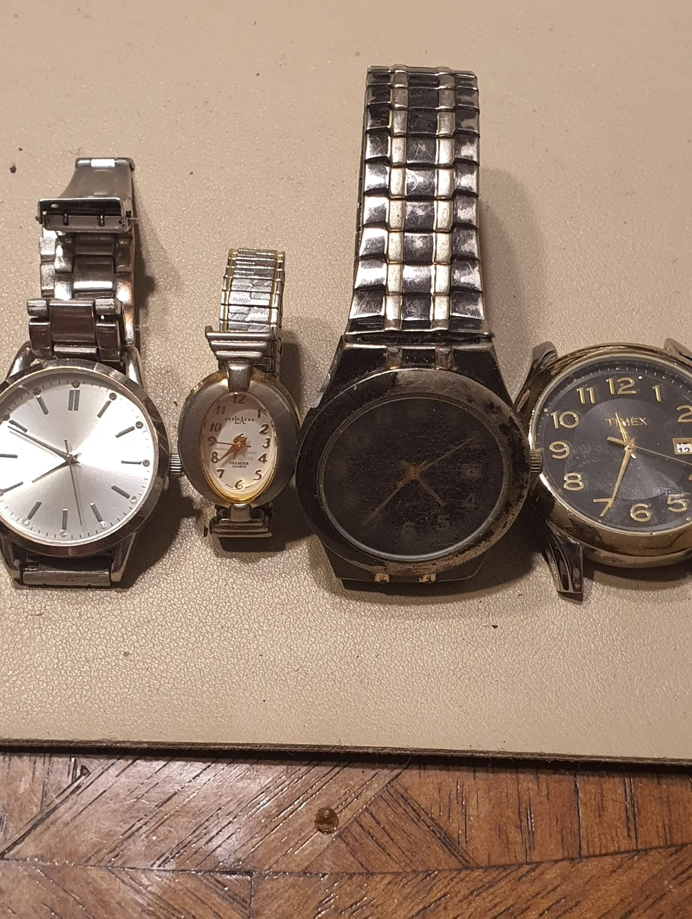 10/$20 Lot Of 4 Men & Women Watches As-Is For Parts Or Repair #2